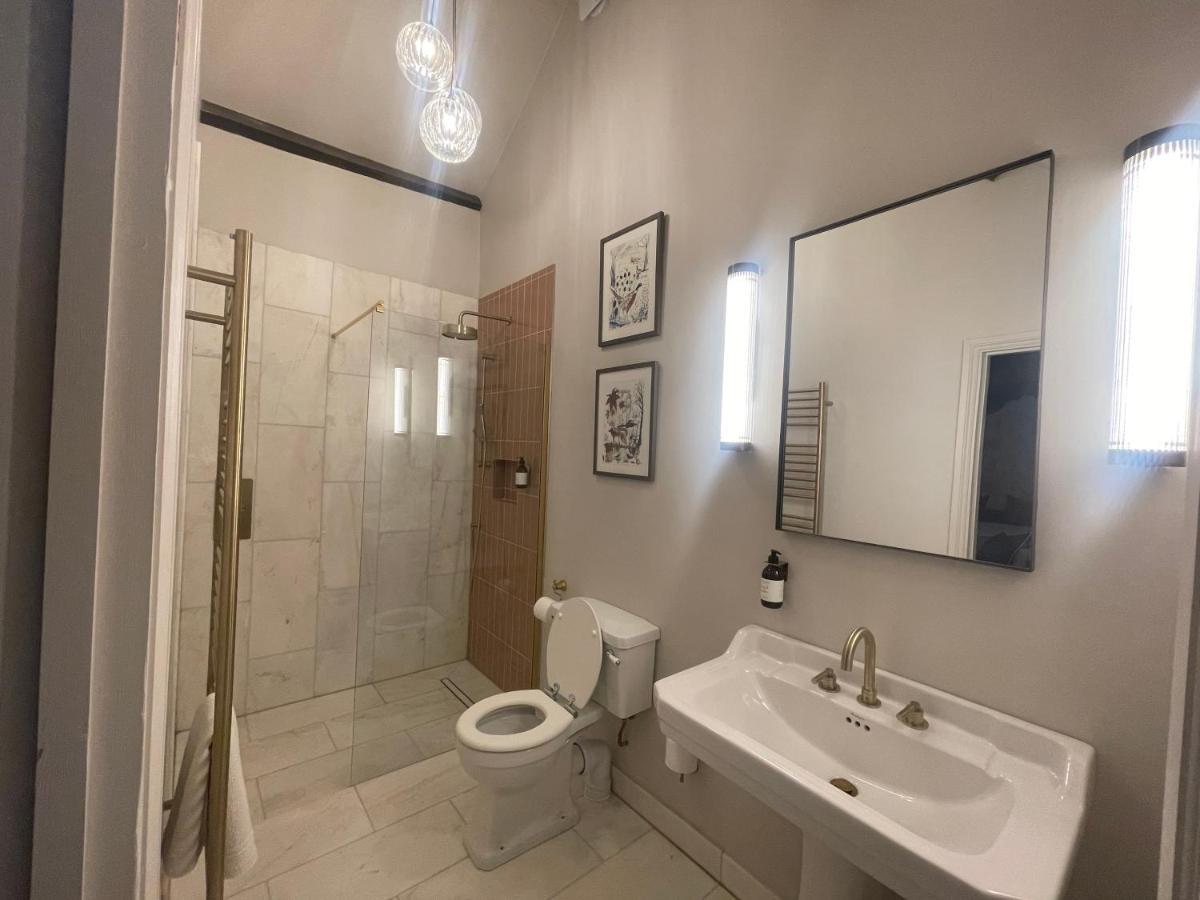 Bed and Breakfast The Hideaway Saint Brides Major Екстер'єр фото